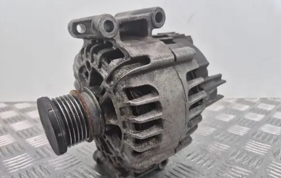 Mercedes-Benz C W204 Generator/alternator A0009063000 311060403 FG15T036