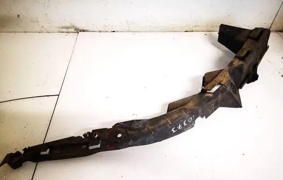 Volkswagen PASSAT B5 Front bumper mounting bracket 3b0807050b
