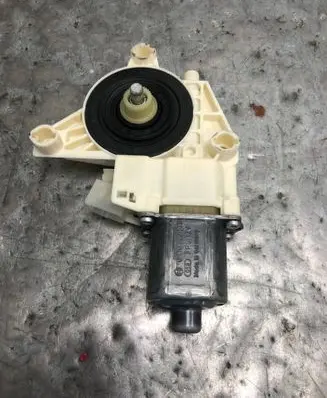 Mercedes-Benz E W212 Front door window regulator motor A2048200142BILI A2048200142