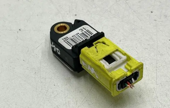 Toyota Verso Airbag deployment crash/impact sensor 8983102100 3524036502
