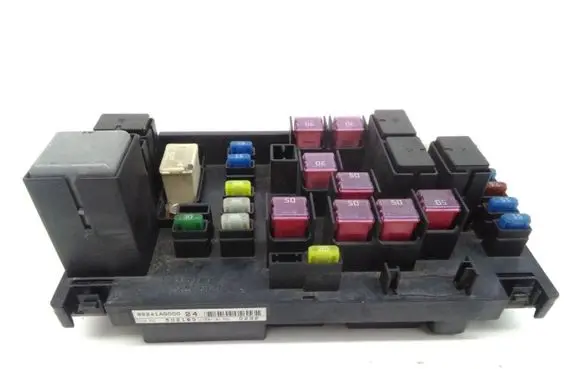 Subaru Legacy Fuse module 82241AG000 502183 MB200200B