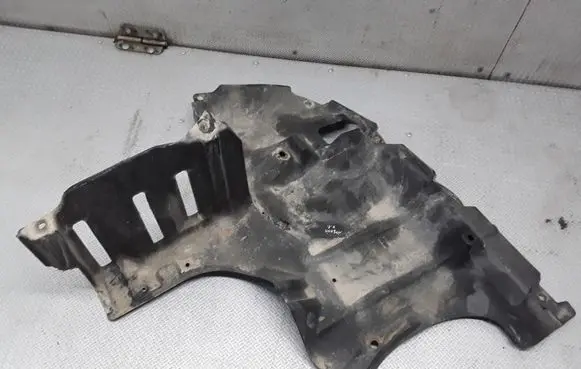 Engine splash shield/under tray