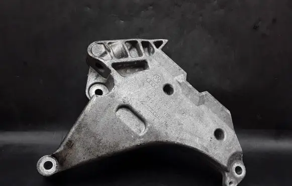 Volkswagen Golf VI Engine mounting bracket 03L199207