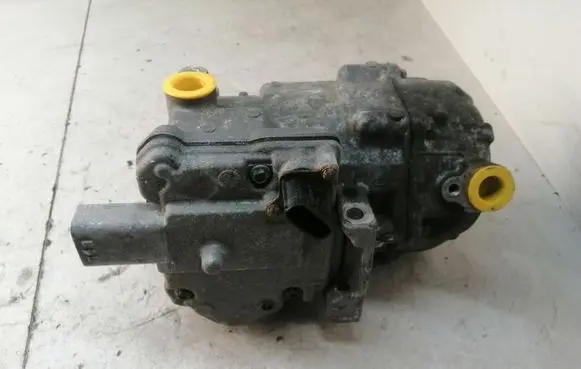 Toyota Prius (XW30) Air conditioning (A/C) compressor (pump) 0422000212 26671 HFC134A