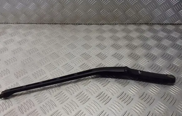 Mercedes-Benz C W203 Front wiper blade arm