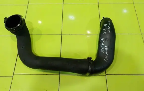 Land Rover Freelander 2 - LR2 Intercooler hose/pipe 