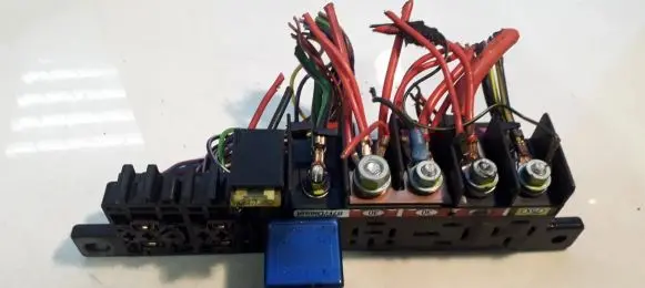 Skoda Superb B5 (3U) Fuse box set 8L0941822A