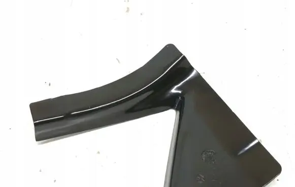 Volkswagen Eos Fender mounting bracket