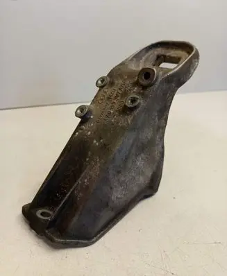 Audi A6 S6 C4 4A Engine mounting bracket 4A0199307B 4A0199307A