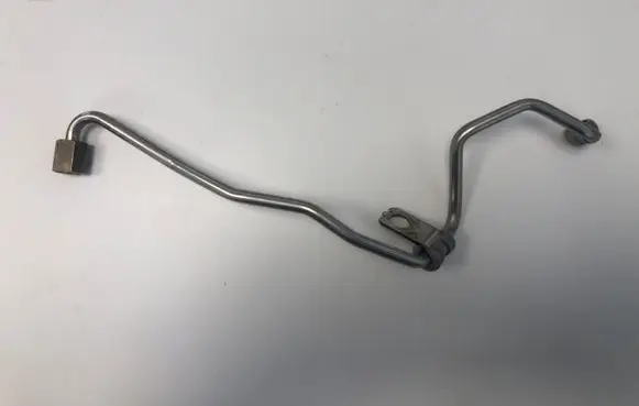 Volkswagen Tiguan Turbo turbocharger oiling pipe/hose 04L145771H