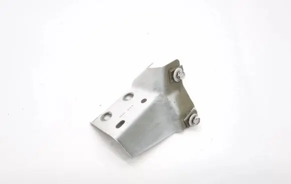 Chevrolet Volt II Fender mounting bracket 00425212