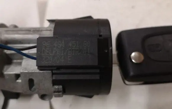 Peugeot 407 Ignition lock 9648445180