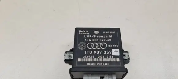 Skoda Octavia Mk2 (1Z) Light module LCM 1T0907357 5LA00837960