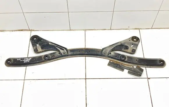 Ford Focus Other engine bay part 8V61A10684AC