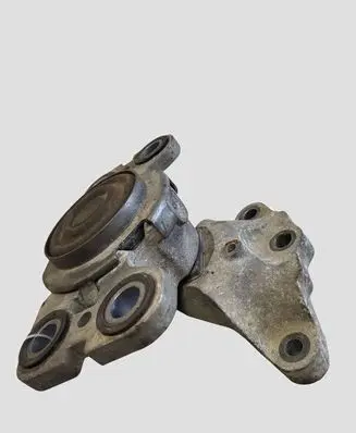 Volvo V70 Engine mount bracket 31401307