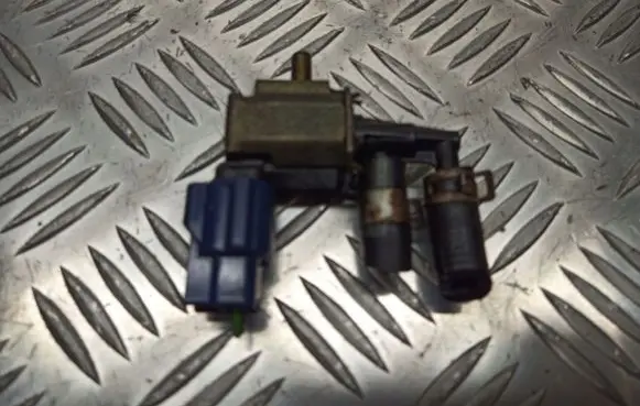 Nissan Note (E11) Valve vacuum 