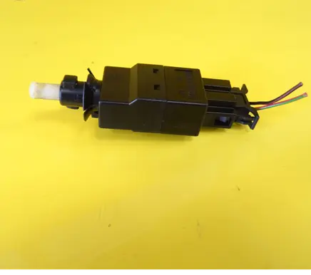 Mercedes-Benz E W210 Brake pedal sensor switch 0015454009