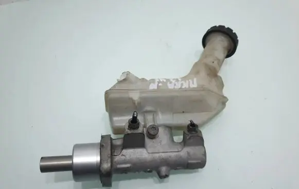 Master brake cylinder