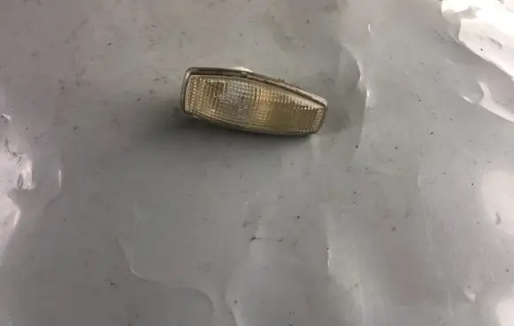 KIA Sorento Front fender indicator light
