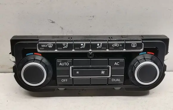 Volkswagen Golf VI Climate control unit 5K0907044BS