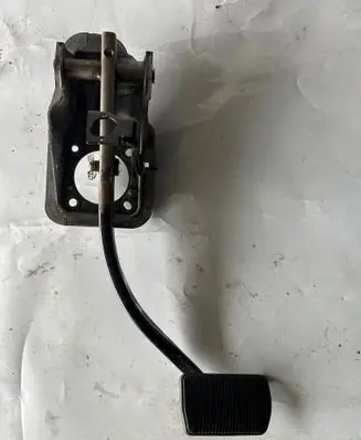Dodge Durango III Brake pedal 