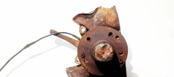 Mercedes-Benz E W124 Front wheel hub 