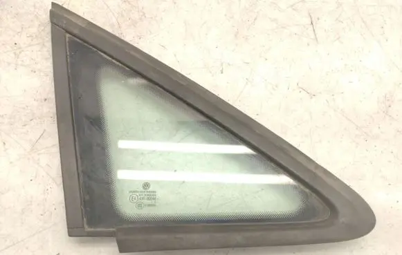 Volkswagen Touran I Front triangle window/glass 1T0845412 43R00048 M68