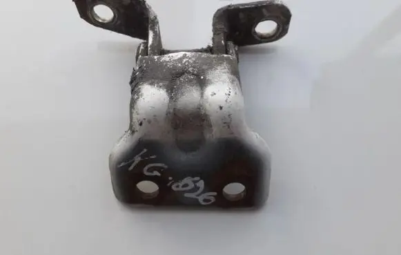 Mazda 626 Tailgate/trunk/boot hinge