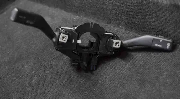 Volkswagen Golf V Indicator stalk 1K0953503CM
