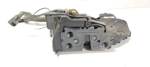 Mazda 3 I Front door lock 3N6AA21812N