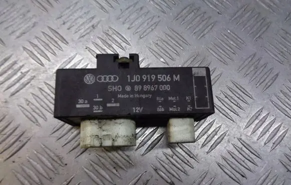 Skoda Roomster (5J) Coolant fan relay 1J0919506M