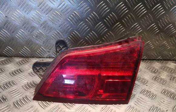 Subaru Legacy Tailgate rear/tail lights 23620073