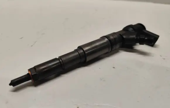 BMW X5 E53 Fuel injector 0445110131