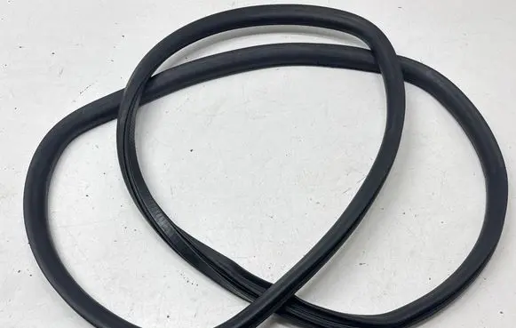 Volkswagen Caddy Sliding door rubber seal 2K5843792