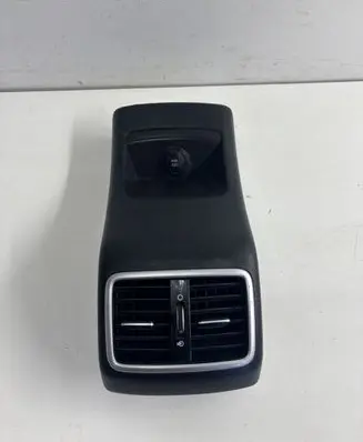 KIA Sportage Rear air vent grill 84638F1201