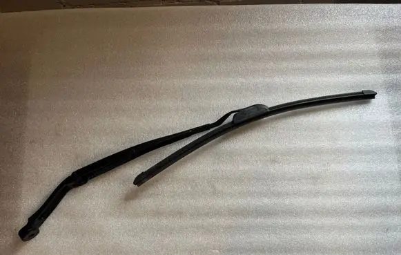 Jeep Grand Cherokee Front wiper blade arm 2589