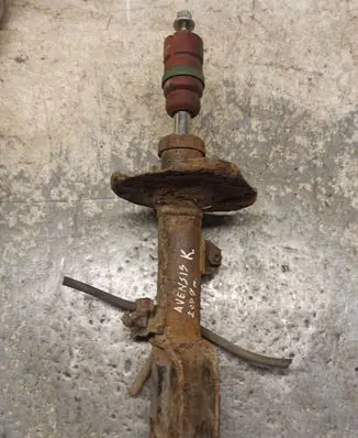 Toyota Avensis T250 Front shock absorber/damper