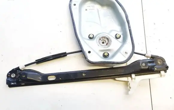 Volkswagen Jetta V Sliding door window regulator with motor 1k5839461