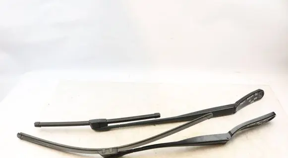 BMW 6 F06 Gran coupe Front wiper blade arm 7314524 7203156 61617314524
