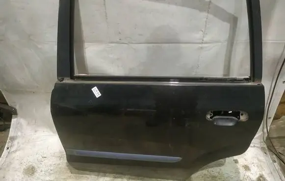 Mazda Premacy Rear door JUODOS