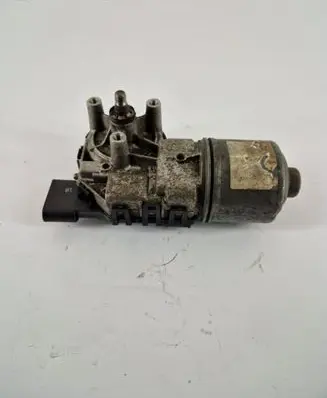 Volkswagen Golf IV Wiper motor 0390241502
