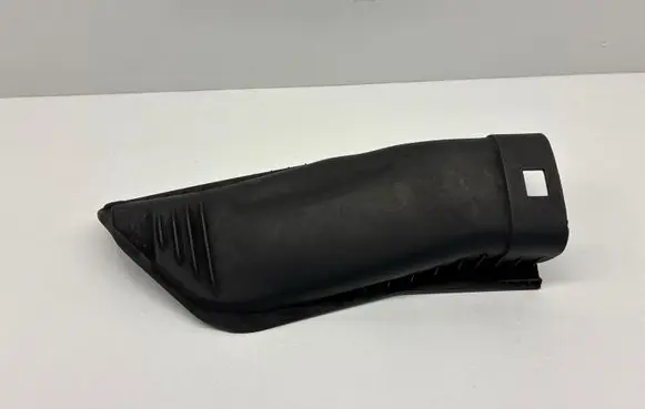 BMW 1 E81 E87 Air filter box cover 7789109