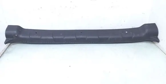 Trunk/boot sill cover protection