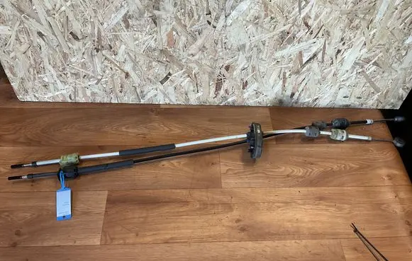 Opel Insignia A Gear shift cable linkage 