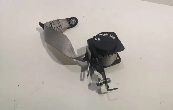 Hyundai Sonata Rear seatbelt