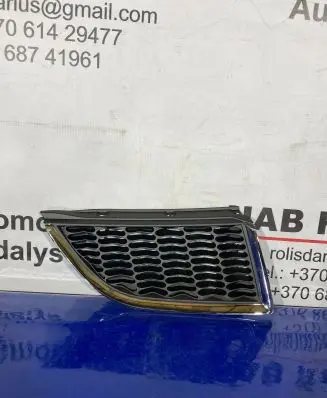 Mitsubishi Galant IX Front bumper upper radiator grill