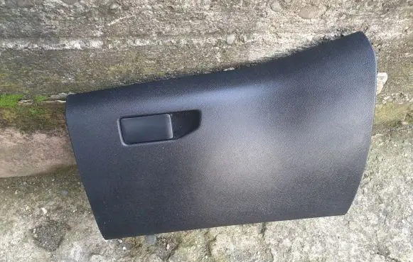 Peugeot 308 Glove box 9677995177
