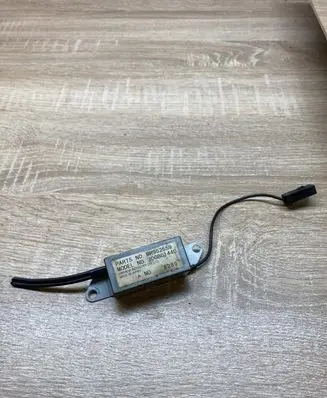 Mitsubishi Pajero Aerial antenna amplifier MR952559 30GB01440