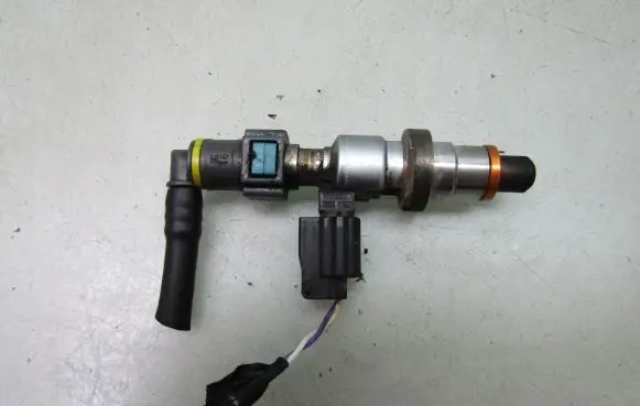 Renault Megane III Fuel injector H8200769153 766475