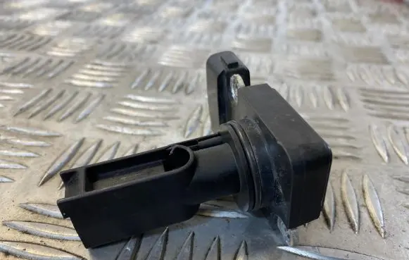 Toyota Corolla E120 E130 Mass air flow meter 2220427010 3Z02 AFH70M23